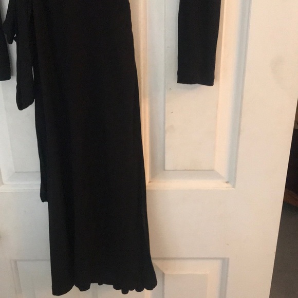 EXCELLENT CONDITION BLACK BANANA REPUBLIC WRAP - Picture 3 of 4